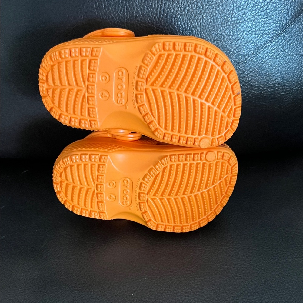 CROCS Kids Vibrant Orange Sandals - Picture 3 of 3